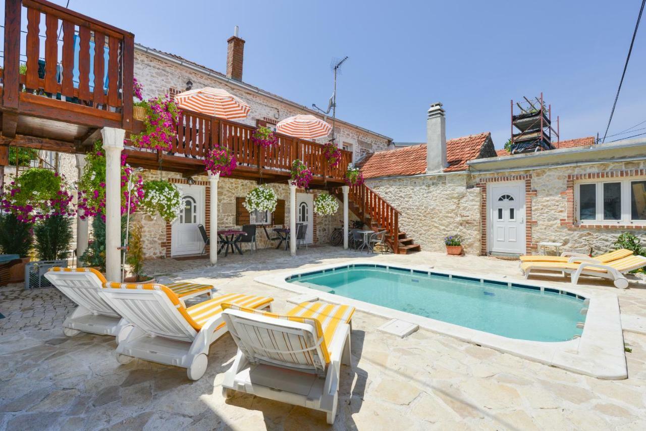 Studios Villa Romantica 扎达尔 外观 照片