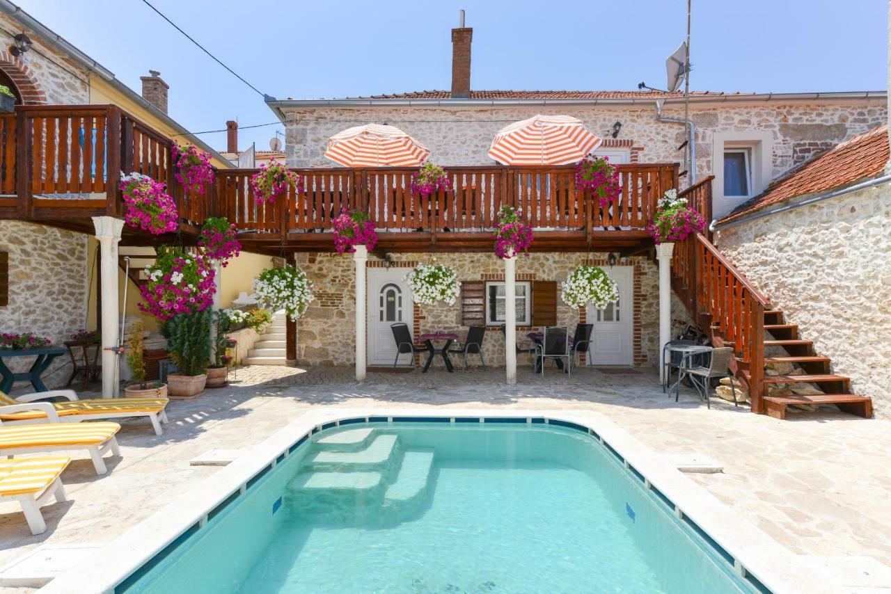 Studios Villa Romantica 扎达尔 外观 照片