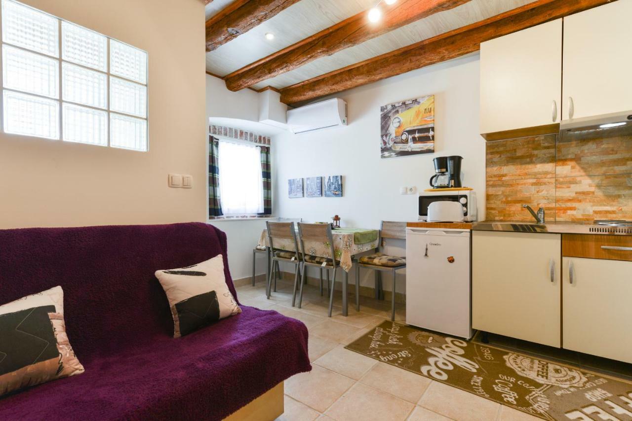 Studios Villa Romantica 扎达尔 外观 照片