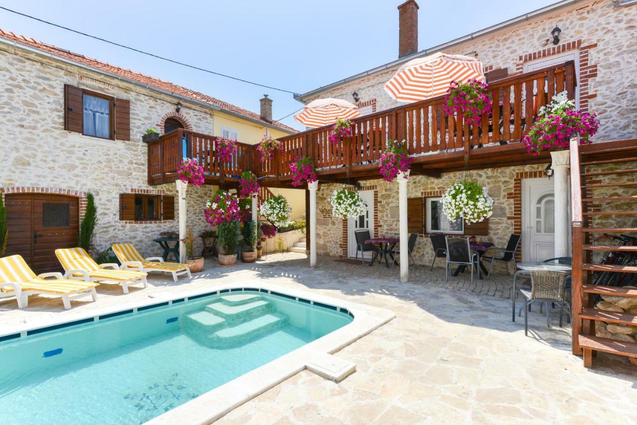 Studios Villa Romantica 扎达尔 外观 照片